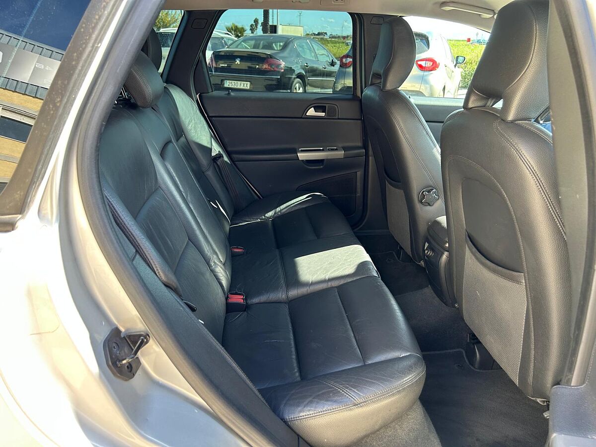 VOLVO V5 ESTATE 2.4 AUTO SPANISH LHD IN SPAIN ONLY 115000 MILES SUPERB 2007